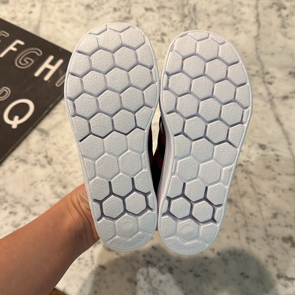 Hello Kitty x Adidas - Picture 2 of 2